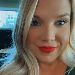 Meet your Posher, Hayley